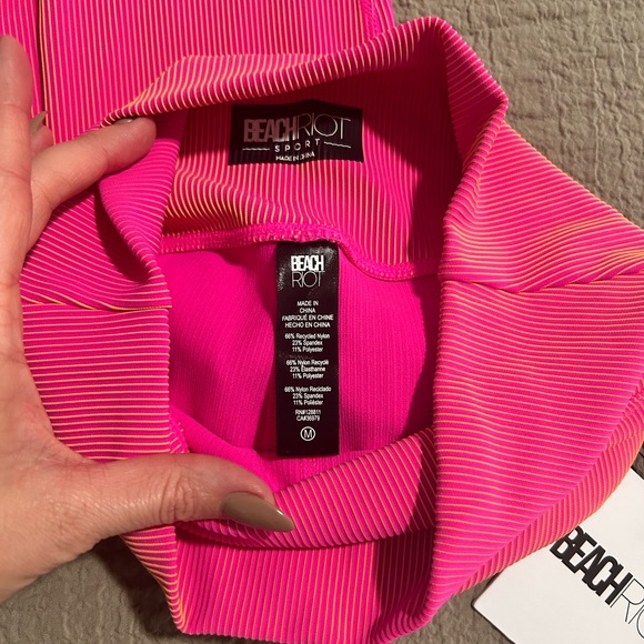 NWT Beachriot set - Picture 3 of 3